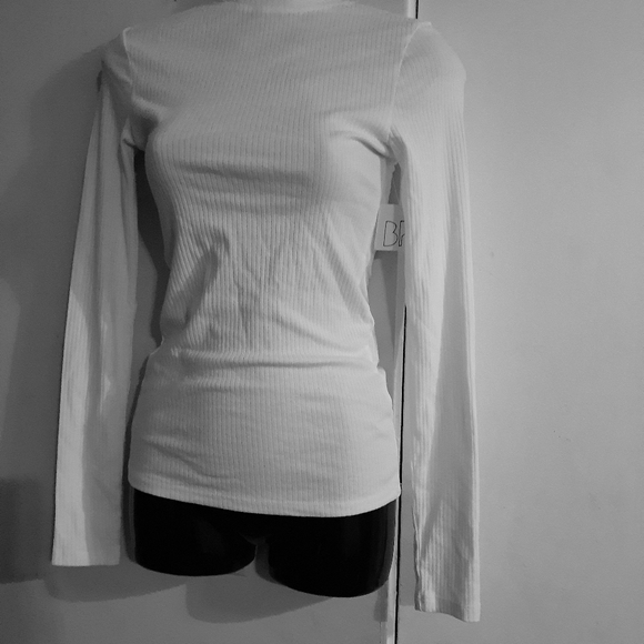 Blouses - Picture 1 of 5